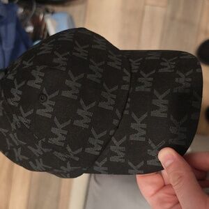 Michael Kors Logo Print Snapback